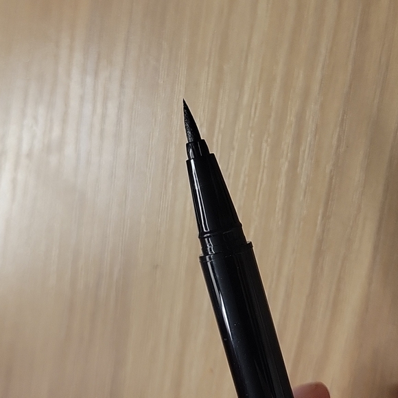 Beauty Vaulte Black Eyeliner - Picture 3 of 3